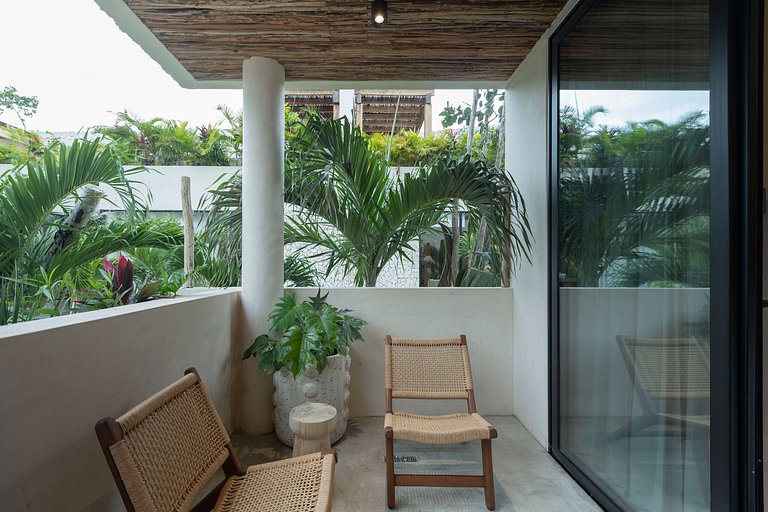 Balcón con vista a la selva y alberca privada 1rec