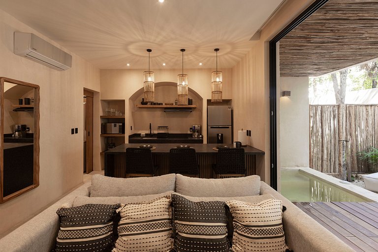 Lujo en la Selva: 1 Hab + Piscina privada y jardín